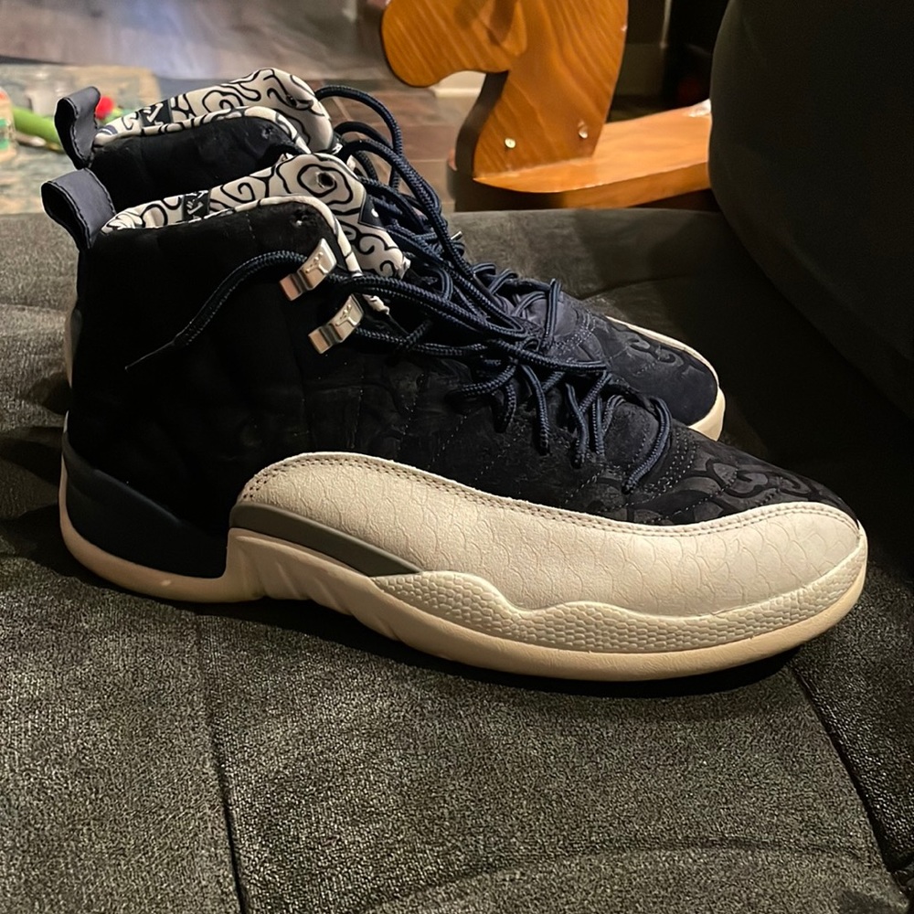 Air Jordan XII - International Flight